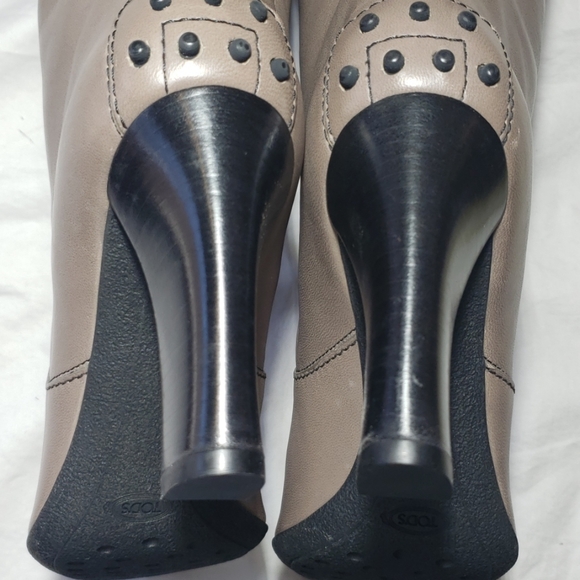 Tod's Grayish Brown Leather Heeled Boots - Picture 6 of 8